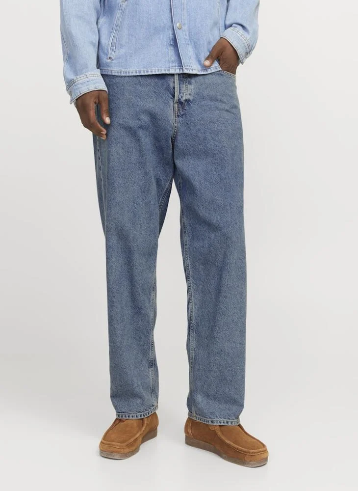 Light Wash Relaxed Fit Jeans